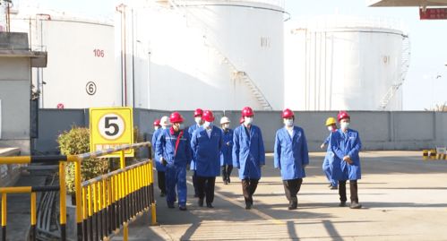 海陵區(qū)領(lǐng)導(dǎo)帶隊(duì)開展節(jié)前綜合檢查與慰問，保障安全祥和過佳節(jié)